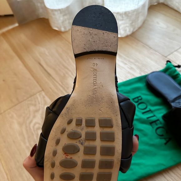 Bottega Veneta Lido Flat Sandal - Picture 3 of 3